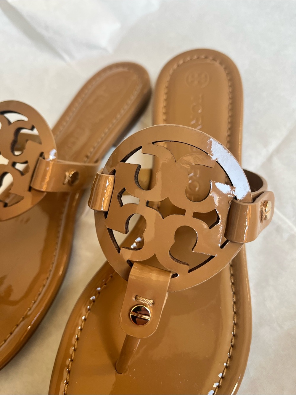 Tory Burch Miller Patent Leather Sandal
Sand color Size 7 - Picture 2 of 3